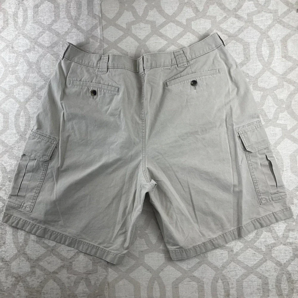LL Bean Mens Khaki Tan Cotton Twill Cargo Shorts Size 42 Relaxed Fit Hiking - Picture 8 of 8
